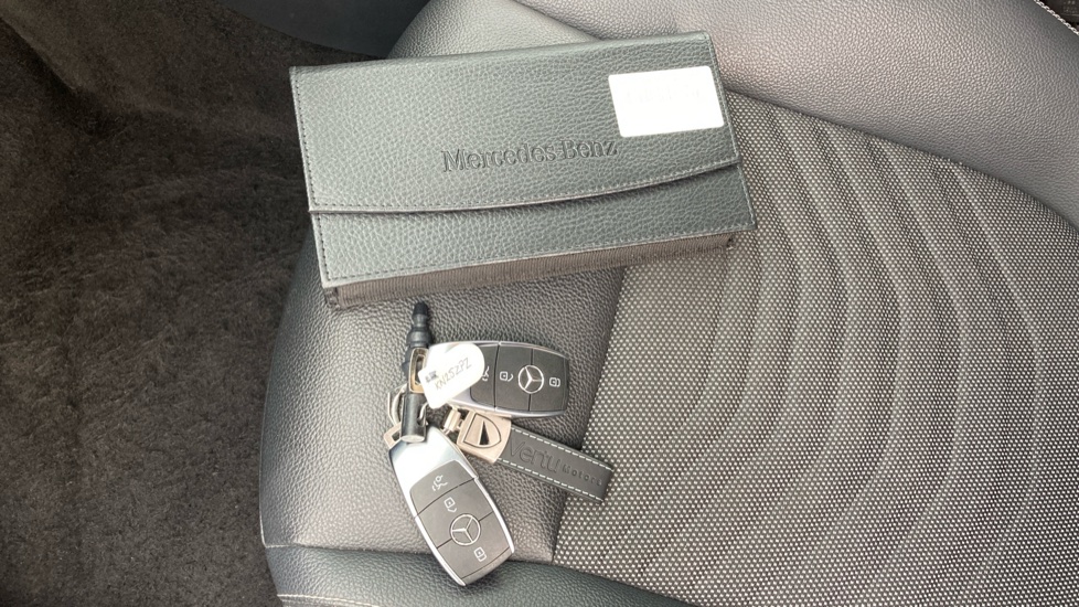Mercedes-Benz GLB 200 Sport Executive 5dr 7G-Tronic Petrol Estate - Image 19
