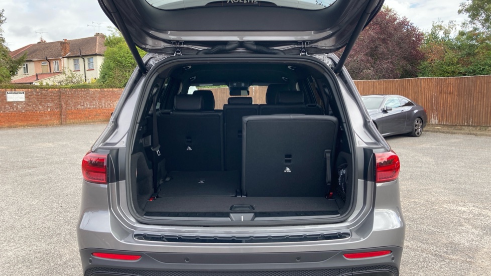 Mercedes-Benz GLB 220d 4Matic AMG Line Premium 5dr 8G-Tronic Diesel Estate - Image 4
