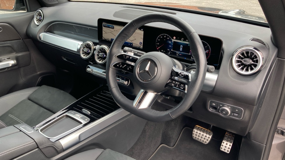 Mercedes-Benz GLB 220d 4Matic AMG Line Premium 5dr 8G-Tronic Diesel Estate - Image 11