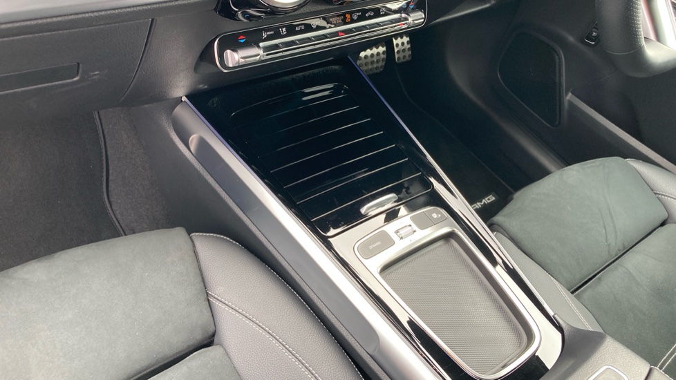 Mercedes-Benz GLB 220d 4Matic AMG Line Premium 5dr 8G-Tronic Diesel Estate - Image 13