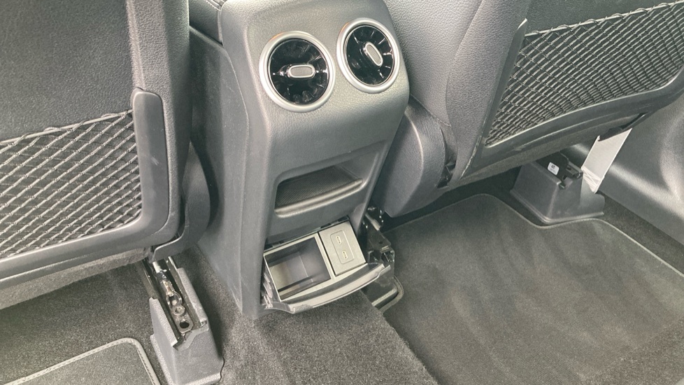 Mercedes-Benz GLB 220d 4Matic AMG Line Premium 5dr 8G-Tronic Diesel Estate - Image 28