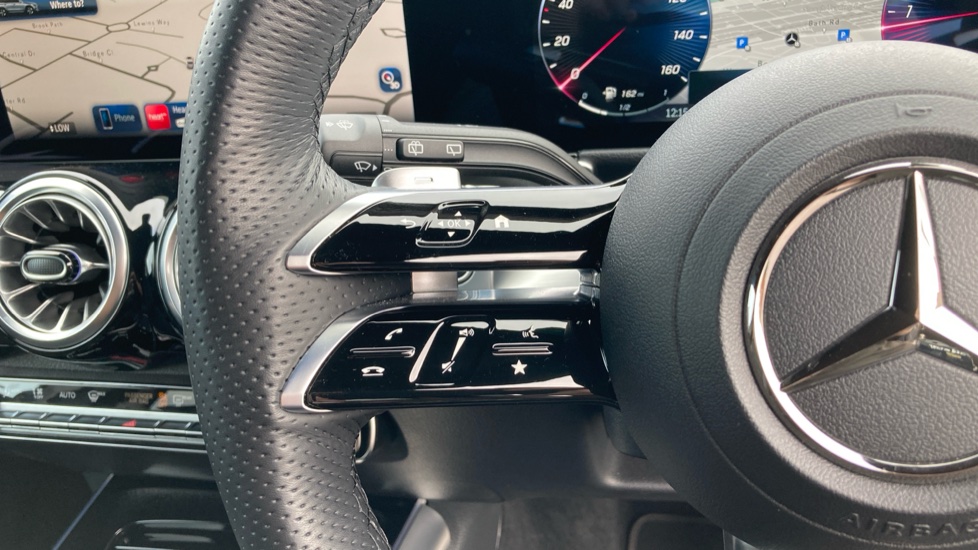 Mercedes-Benz GLB 220d 4Matic AMG Line Premium 5dr 8G-Tronic Diesel Estate - Image 39