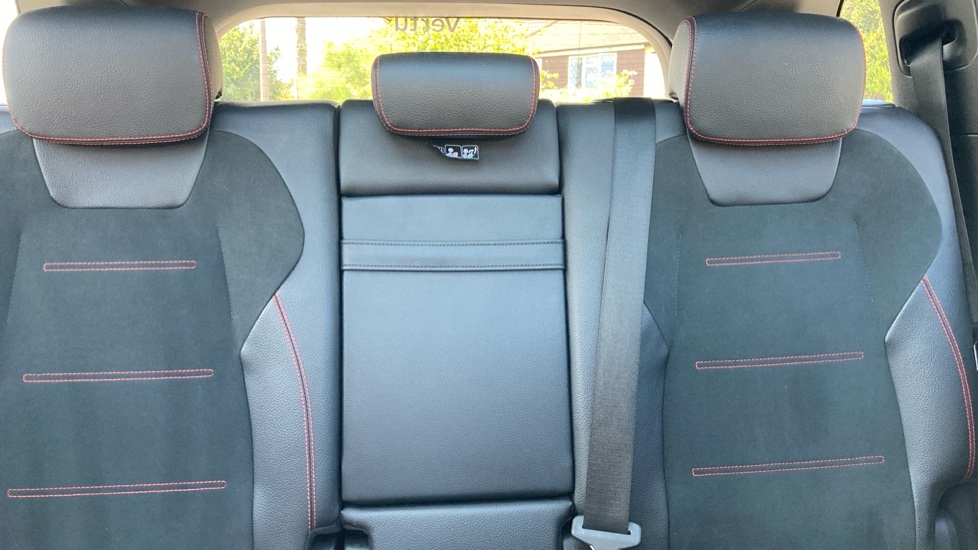 Mercedes-Benz GLB 200 AMG Line Premium + Night Ed 5dr 7G-Tronic Petrol Estate - Image 15