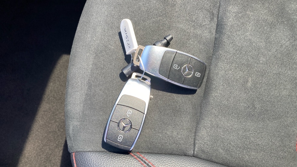 Mercedes-Benz GLB 200 AMG Line Premium + Night Ed 5dr 7G-Tronic Petrol Estate - Image 20