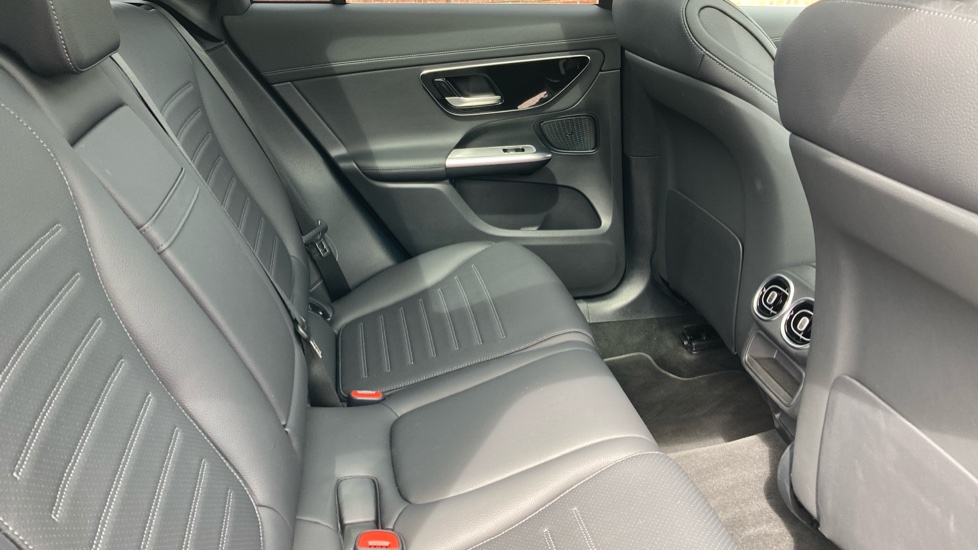 Mercedes-Benz GLC 300d 4Matic AMG Line Prem [Pan] 5dr 9G-Tronic Diesel Estate - Image 16