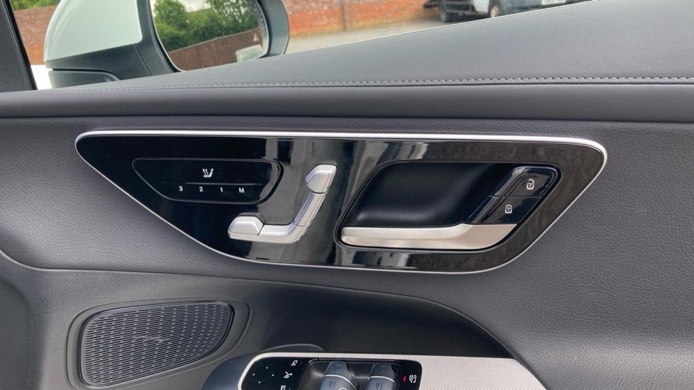 Mercedes-Benz GLC 300d 4Matic AMG Line Prem [Pan] 5dr 9G-Tronic Diesel Estate - Image 33