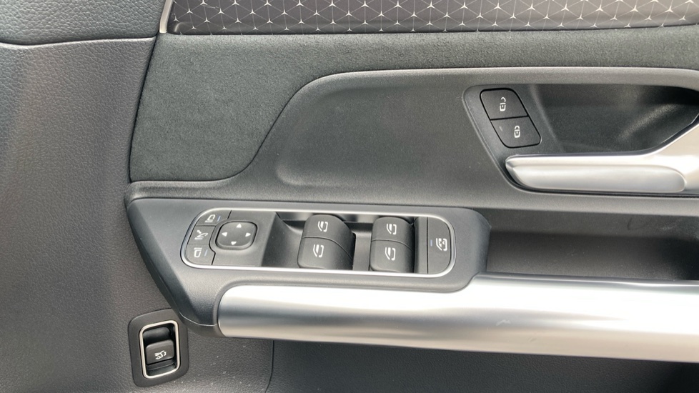 Mercedes-Benz Eqa 250+ 140kW Urban Edition 70.5kWh 5dr Auto Electric Hatchback - Image 31