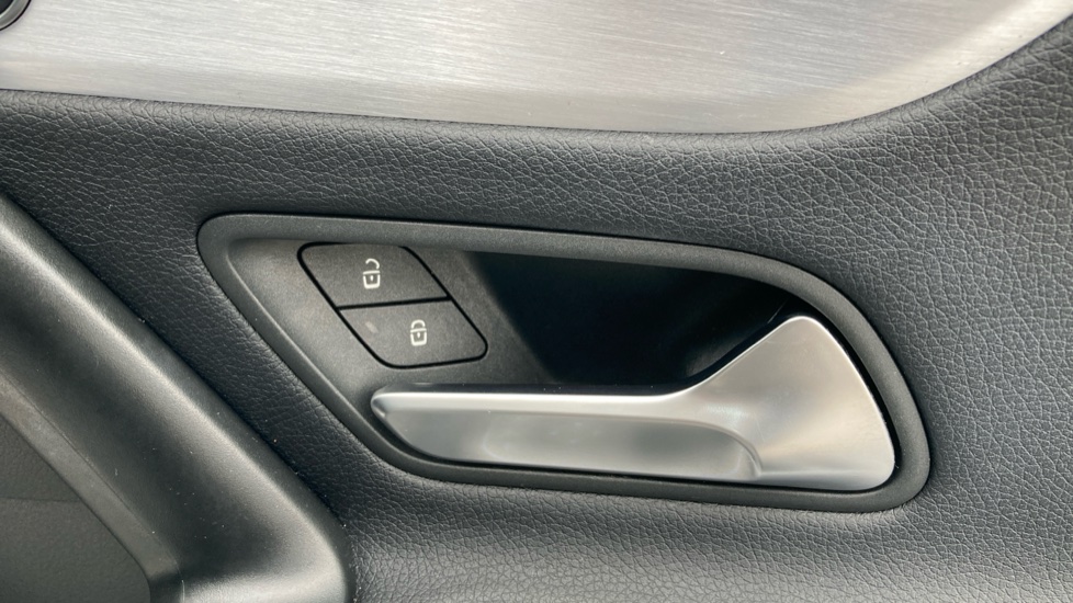 Mercedes-Benz CLA 220d AMG Line Premium Plus 4dr Tip Auto Diesel Saloon - Image 30