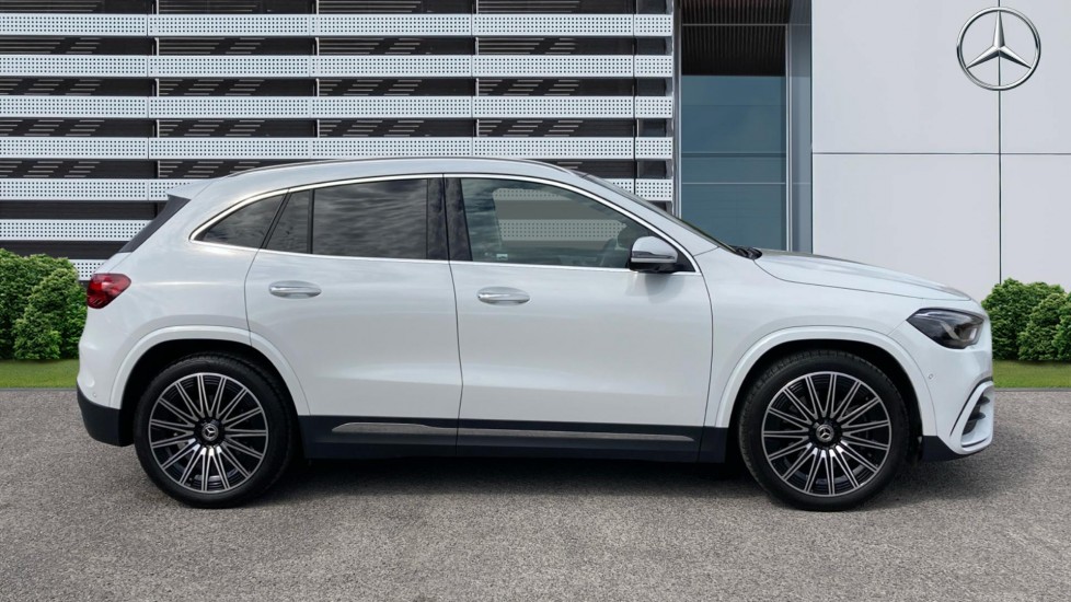 Mercedes-Benz GLA 220d 4Matic AMG Line Premium Plus 5dr Auto Diesel Hatchback - Image 5