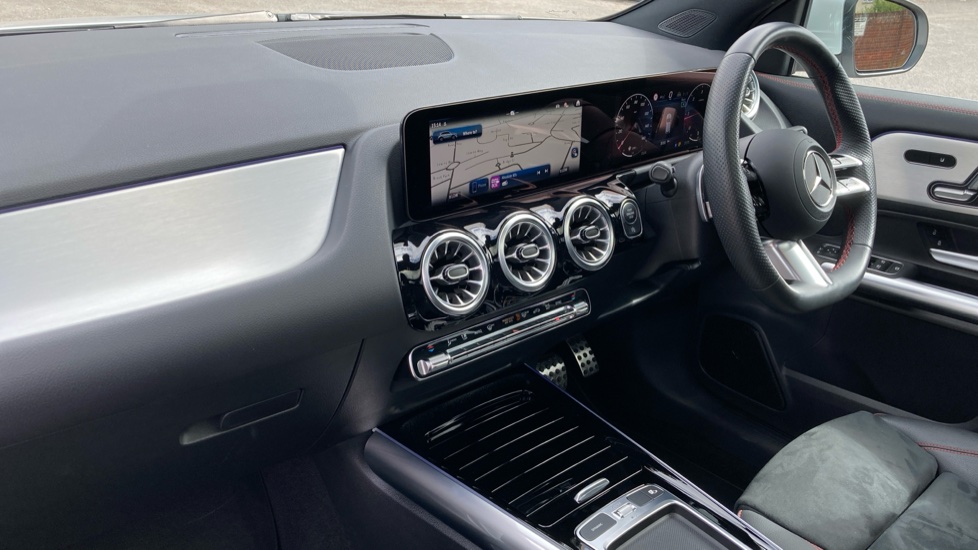 Mercedes-Benz GLA 220d 4Matic AMG Line Premium Plus 5dr Auto Diesel Hatchback - Image 9