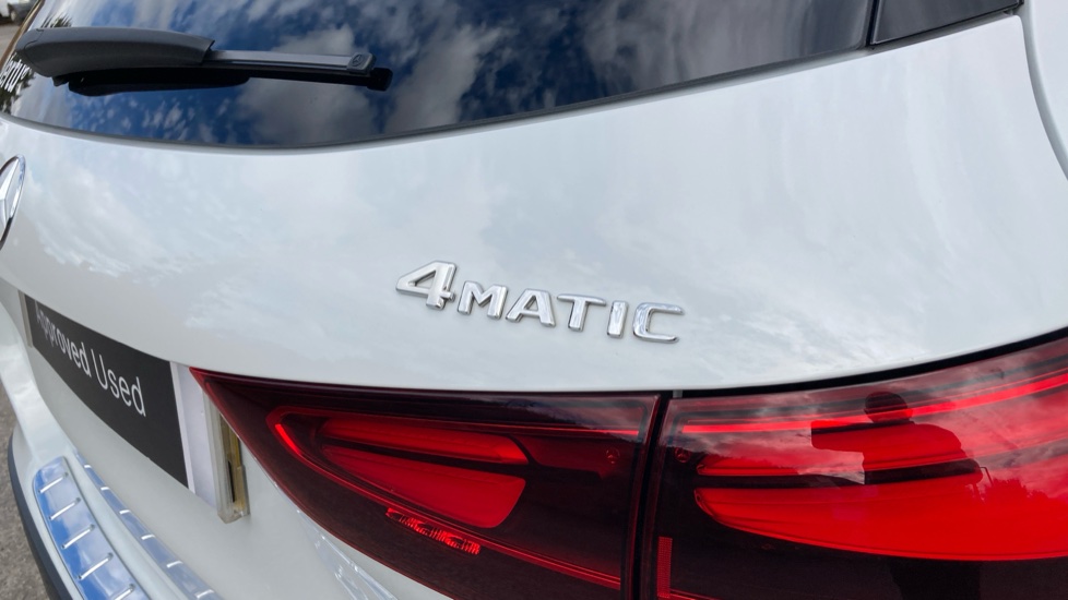Mercedes-Benz GLA 220d 4Matic AMG Line Premium Plus 5dr Auto Diesel Hatchback - Image 25