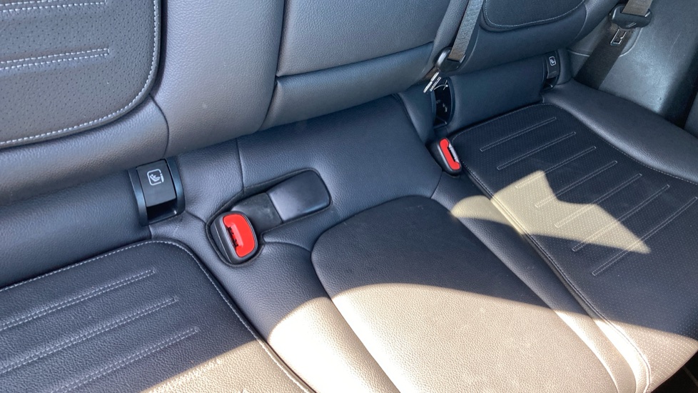 Mercedes-Benz GLC 300 4Matic AMG Line 5dr 9G-Tronic Petrol Estate - Image 17