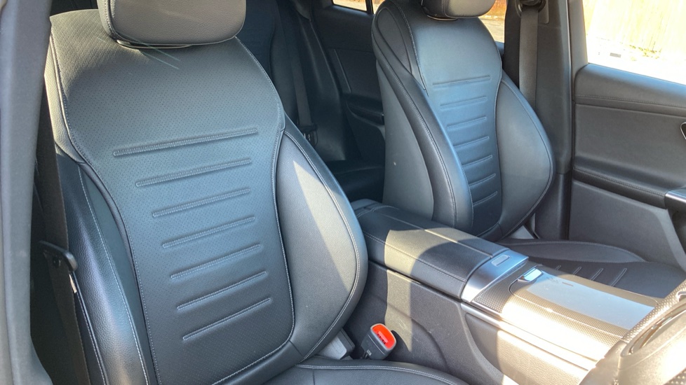 Mercedes-Benz GLC 300 4Matic AMG Line 5dr 9G-Tronic Petrol Estate - Image 29