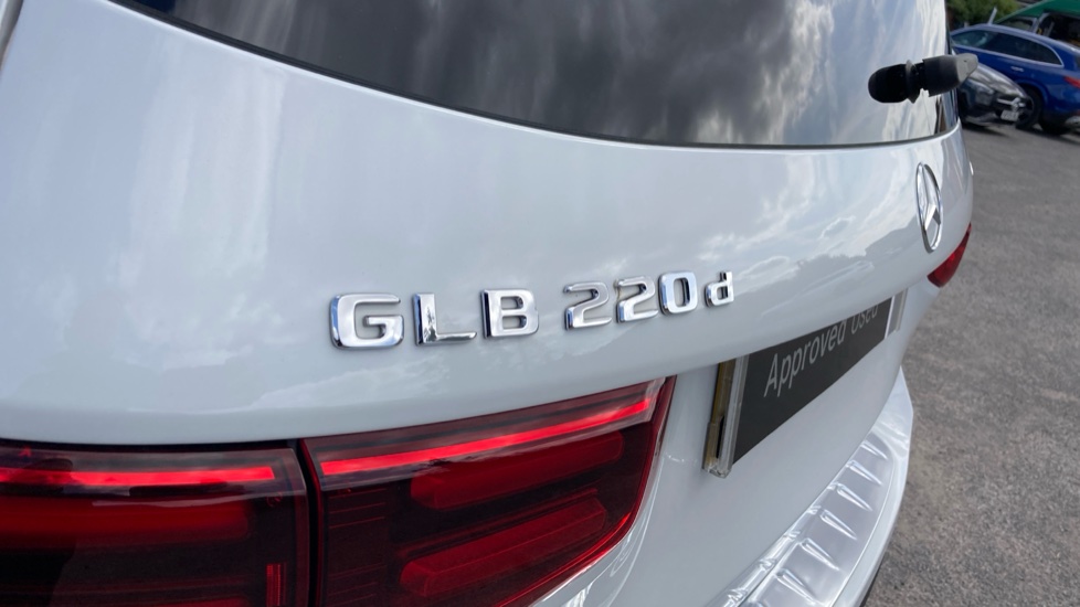 Mercedes-Benz GLB 220d 4Matic AMG Line Premium 5dr 8G-Tronic Diesel Estate - Image 25