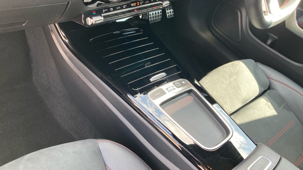 Mercedes-Benz CLA 250e AMG Line Executive 4dr Tip Auto Saloon - Image 13