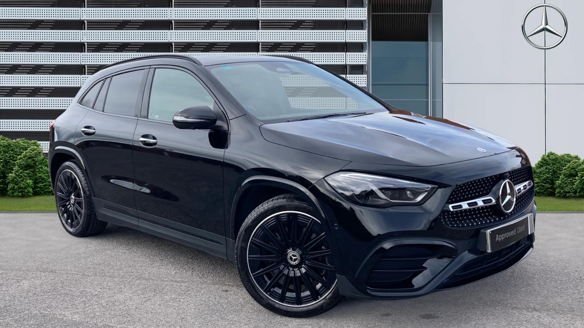 Mercedes-Benz GLA listing photo