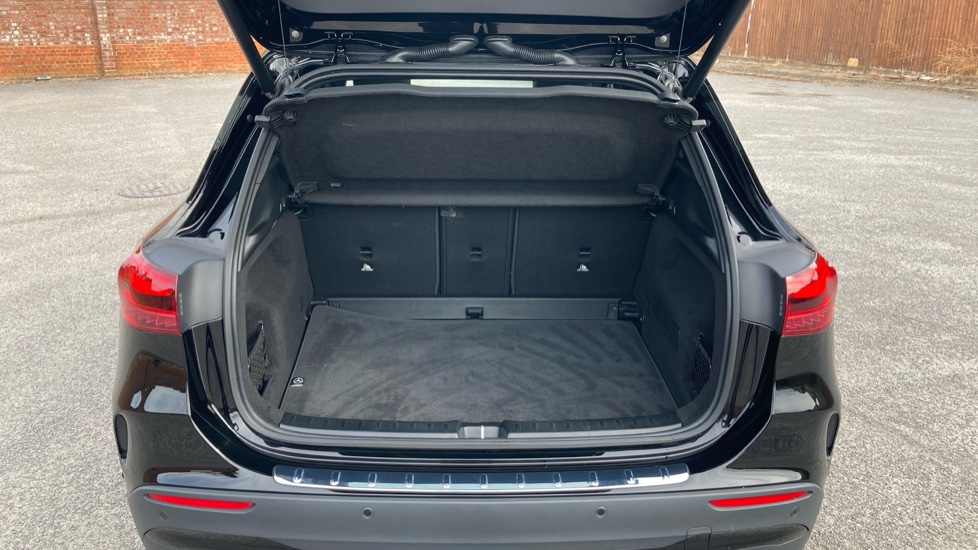 Mercedes-Benz GLA 220d 4Matic AMG Line Premium Plus 5dr Auto Diesel Hatchback - Image 4