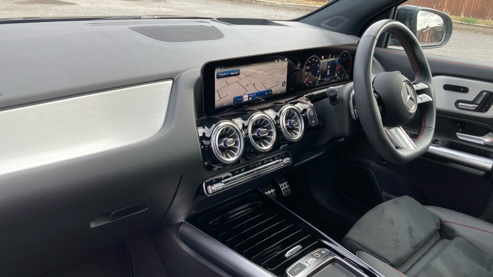 Mercedes-Benz GLA 220d 4Matic AMG Line Premium Plus 5dr Auto Diesel Hatchback - Image 9