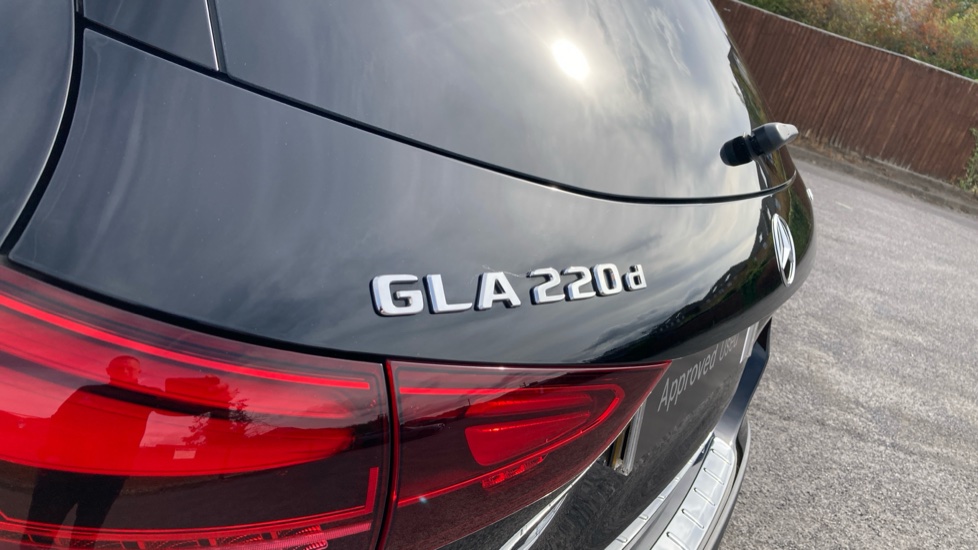 Mercedes-Benz GLA 220d 4Matic AMG Line Premium Plus 5dr Auto Diesel Hatchback - Image 25