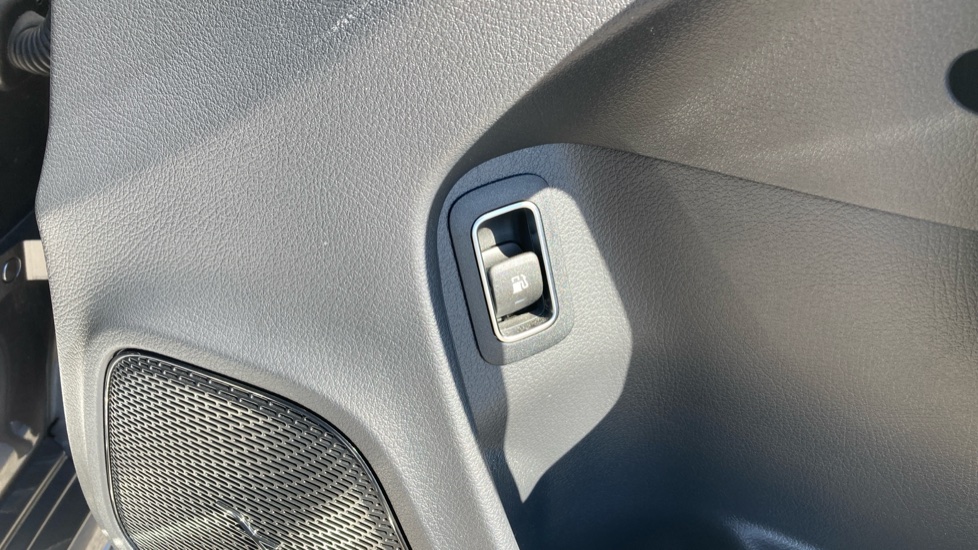 Mercedes-Benz CLA 250e AMG Line Premium 4dr Tip Auto Saloon - Image 33