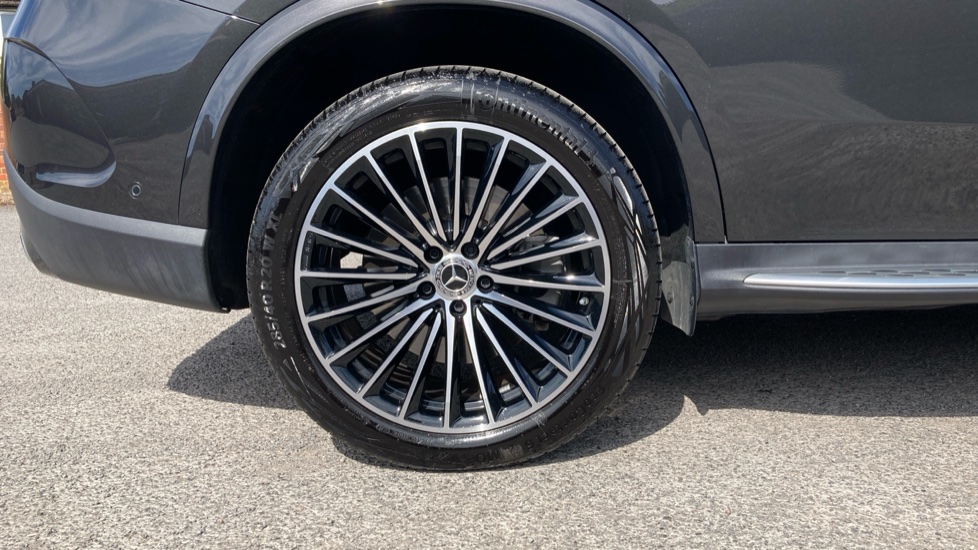 Mercedes-Benz GLC 300e 4Matic AMG Line Prem Plus 5dr 9G-Tronic Estate - Image 7