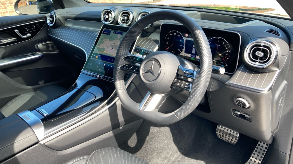 Mercedes-Benz GLC 300e 4Matic AMG Line Prem Plus 5dr 9G-Tronic Estate - Image 11