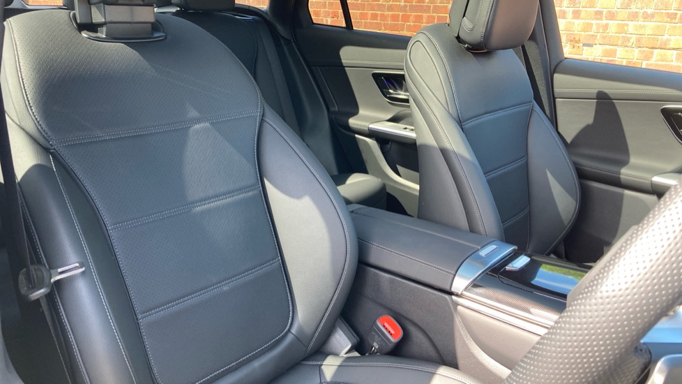 Mercedes-Benz GLC 300e 4Matic AMG Line Prem Plus 5dr 9G-Tronic Estate - Image 28