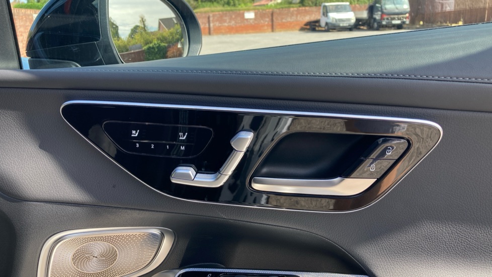 Mercedes-Benz GLC 300e 4Matic AMG Line Prem Plus 5dr 9G-Tronic Estate - Image 30