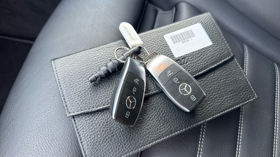 Mercedes-Benz EQC 400 300kW AMG Line Edition 80kWh 5dr Auto Electric Estate - Image 19