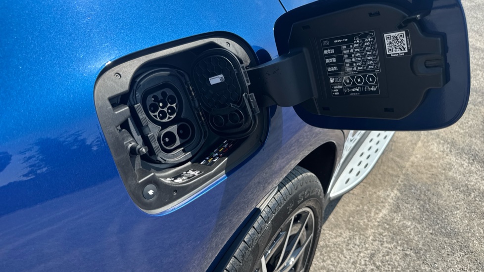 Mercedes-Benz EQC 400 300kW AMG Line Edition 80kWh 5dr Auto Electric Estate - Image 33