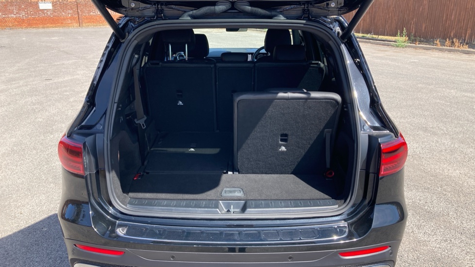 Mercedes-Benz GLB 200 AMG Line Executive 5dr 7G-Tronic Petrol Estate - Image 4