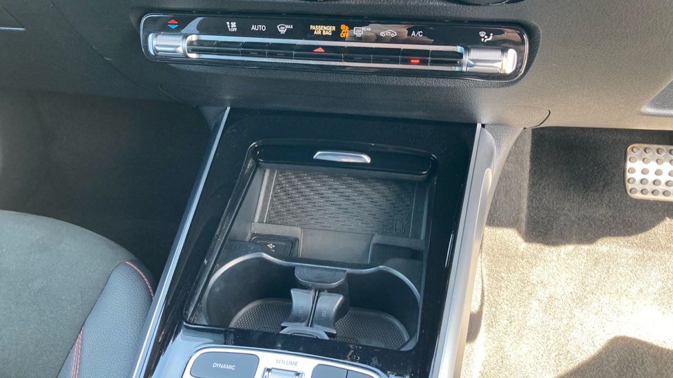 Mercedes-Benz GLB 200 AMG Line Executive 5dr 7G-Tronic Petrol Estate - Image 39