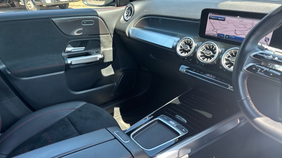 Mercedes-Benz GLB 200 AMG Line Executive 5dr 7G-Tronic Petrol Estate - Image 14