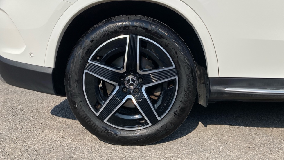 Mercedes-Benz GLC 220d 4Matic AMG Line 5dr 9G-Tronic Diesel Estate - Image 7