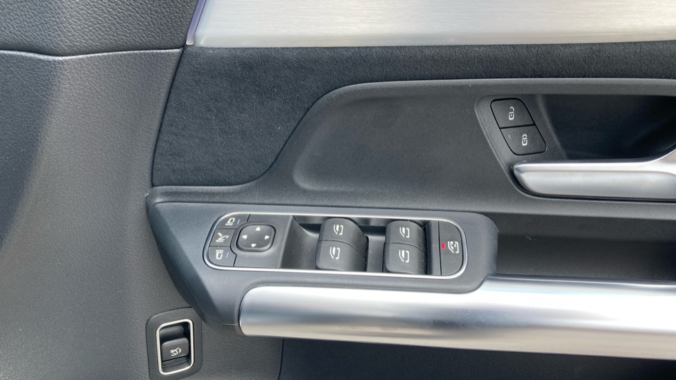 Mercedes-Benz Eqa 300 4Matic 168kW AMG Line 66.5kWh 5dr Auto Electric Hatchback - Image 32