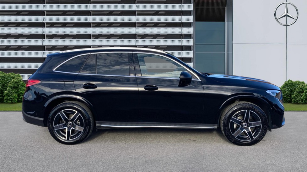 Mercedes-Benz GLC 300e 4Matic AMG Line 5dr 9G-Tronic Estate - Image 5