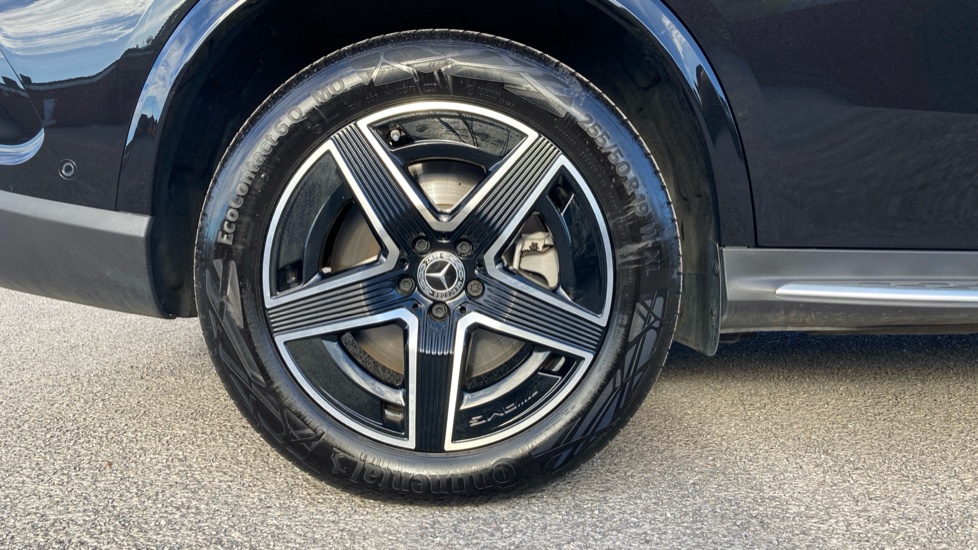 Mercedes-Benz GLC 300e 4Matic AMG Line 5dr 9G-Tronic Estate - Image 7
