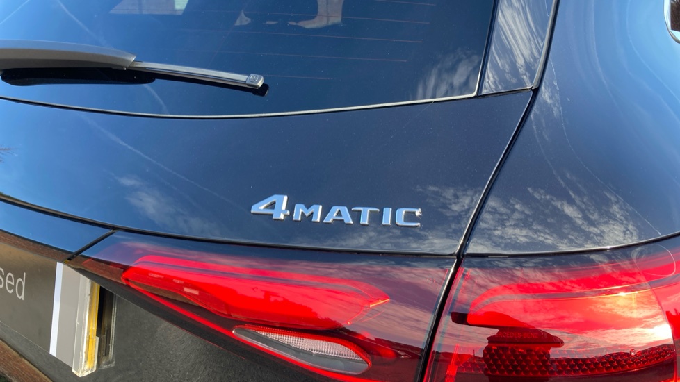 Mercedes-Benz GLC 300e 4Matic AMG Line 5dr 9G-Tronic Estate - Image 23