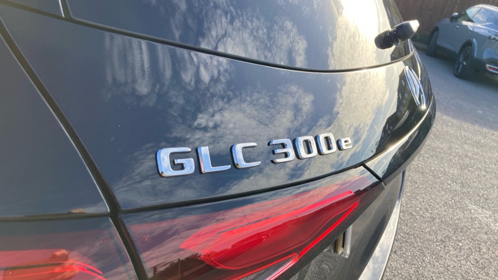 Mercedes-Benz GLC 300e 4Matic AMG Line 5dr 9G-Tronic Estate - Image 24