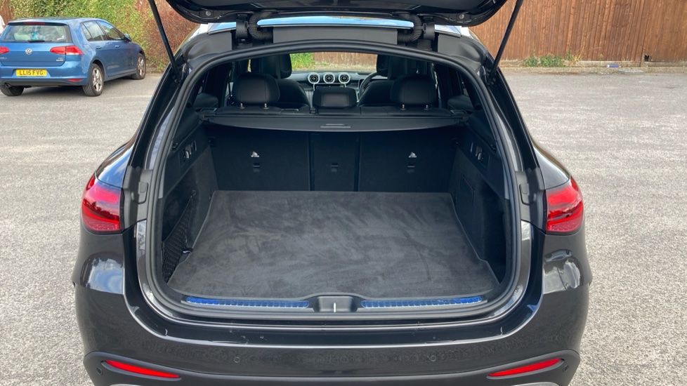 Mercedes-Benz GLC 300d 4Matic AMG Line Premium + 5dr 9G-Tronic Diesel Estate - Image 4