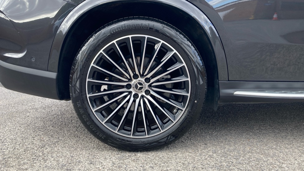 Mercedes-Benz GLC 300d 4Matic AMG Line Premium + 5dr 9G-Tronic Diesel Estate - Image 7