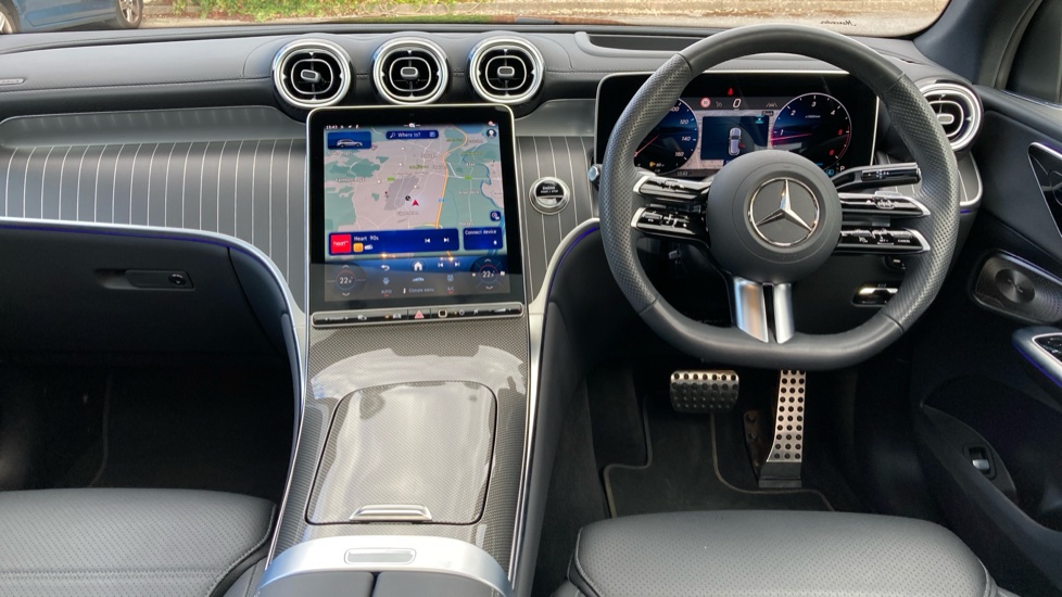 Mercedes-Benz GLC 300d 4Matic AMG Line Premium + 5dr 9G-Tronic Diesel Estate - Image 10