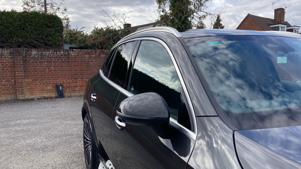 Mercedes-Benz GLC 300d 4Matic AMG Line Premium + 5dr 9G-Tronic Diesel Estate - Image 23