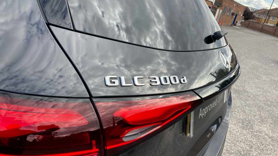 Mercedes-Benz GLC 300d 4Matic AMG Line Premium + 5dr 9G-Tronic Diesel Estate - Image 25