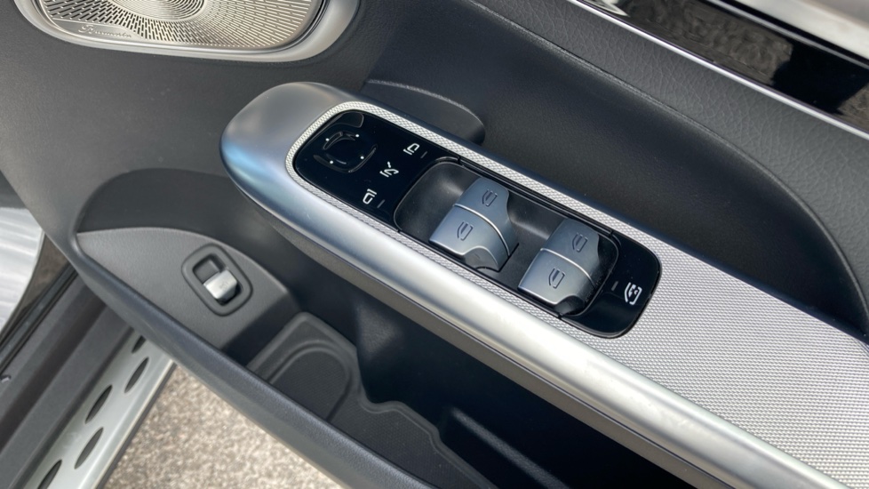 Mercedes-Benz GLC 300d 4Matic AMG Line Premium + 5dr 9G-Tronic Diesel Estate - Image 33
