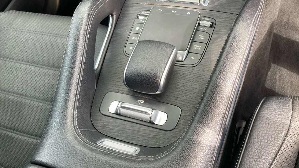 Mercedes-Benz GLE Coupe GLE 400e 4Matic AMG Line Premium + 5dr 9G-Tronic Estate - Image 38