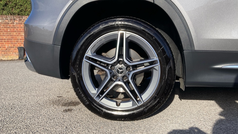 Mercedes-Benz GLB 200 AMG Line Premium Plus 5dr 7G-Tronic Petrol Estate - Image 7