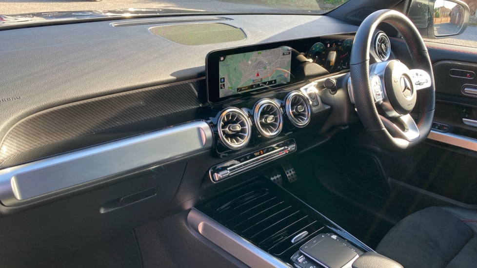 Mercedes-Benz GLB 200 AMG Line Premium Plus 5dr 7G-Tronic Petrol Estate - Image 9