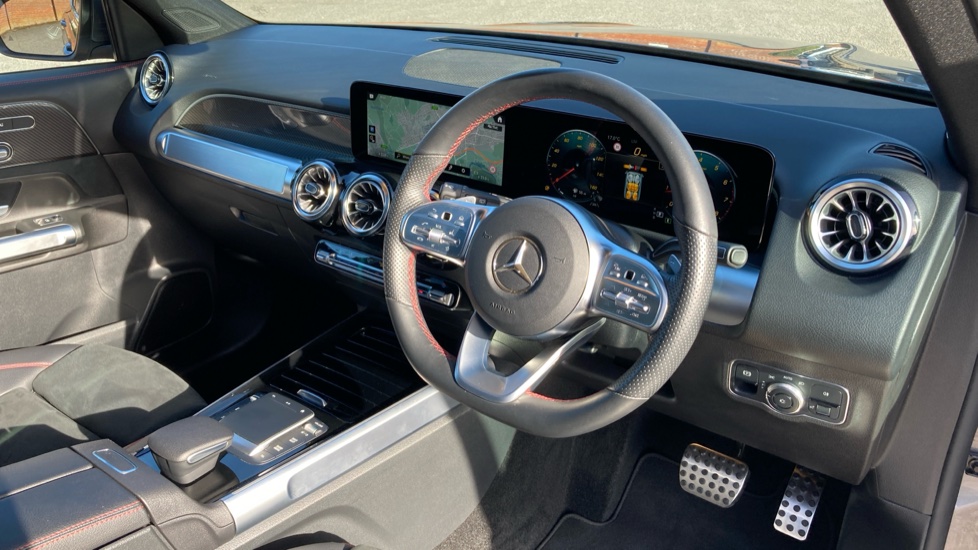 Mercedes-Benz GLB 200 AMG Line Premium Plus 5dr 7G-Tronic Petrol Estate - Image 11