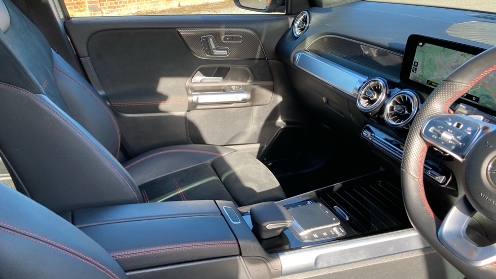 Mercedes-Benz GLB 200 AMG Line Premium Plus 5dr 7G-Tronic Petrol Estate - Image 14